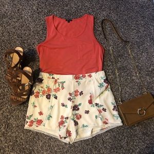 Dillards juniors floral shorts size L